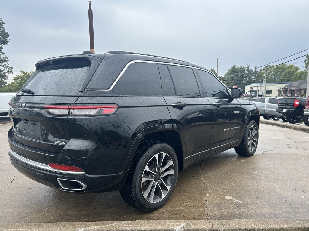 2023 Jeep Grand Cherokee Overland photo 4
