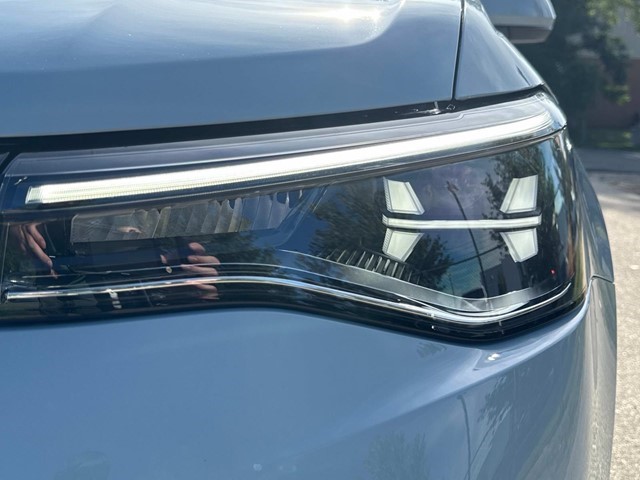 2025 Volkswagen Taos SE photo 4