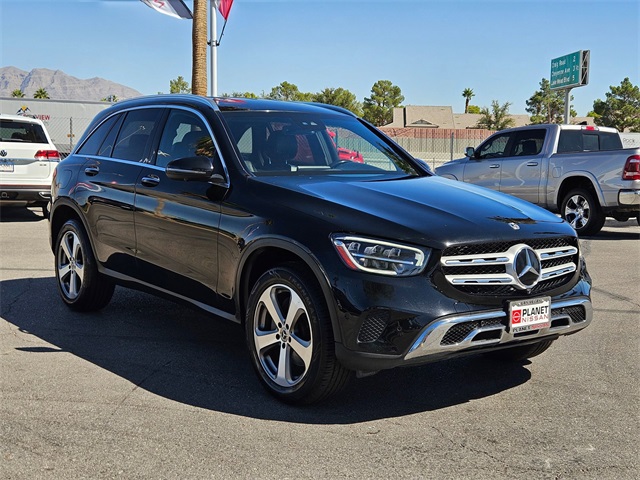 2022 Mercedes Benz GLC 300 photo 2