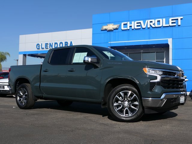 2025 Chevrolet Silverado 1500 LT's photo