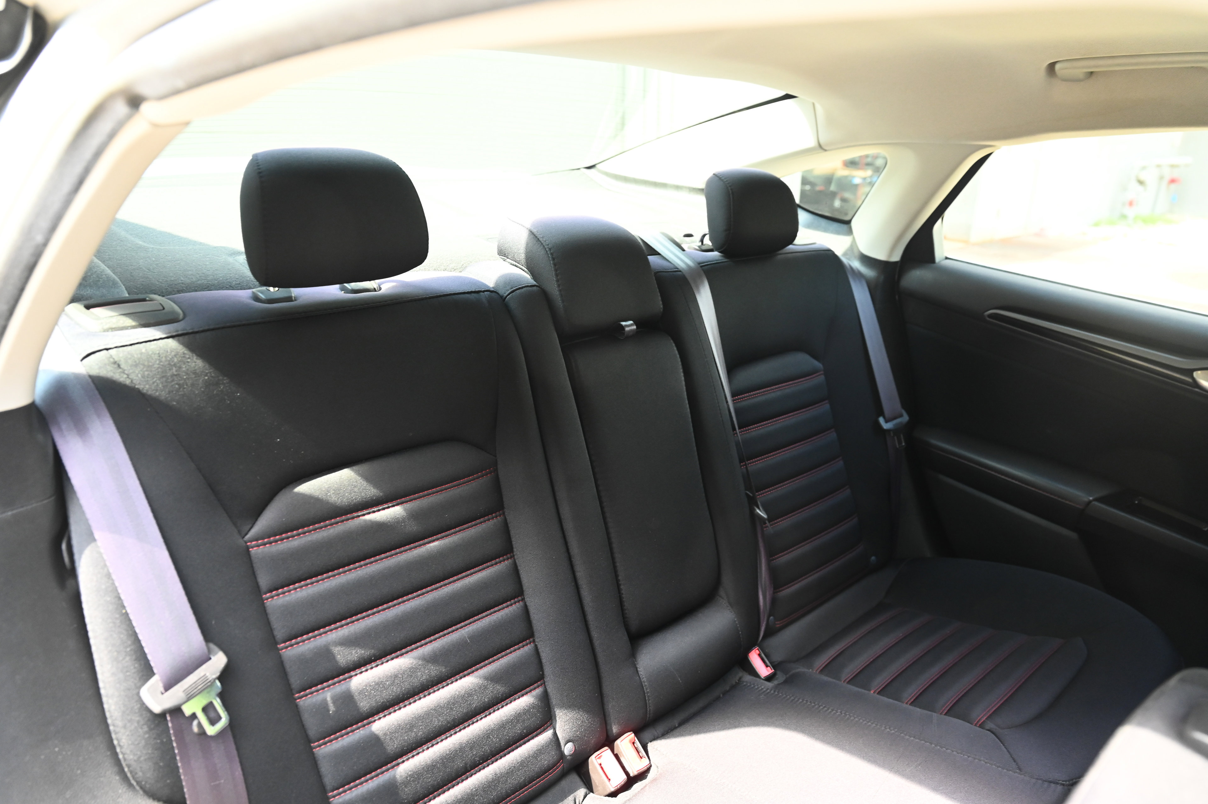 2014 Ford Fusion SE photo 24