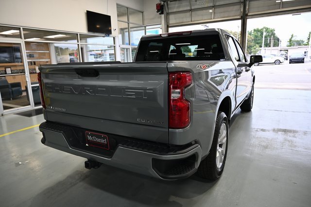 2026 Chevrolet Silverado 1500 Custom photo 5