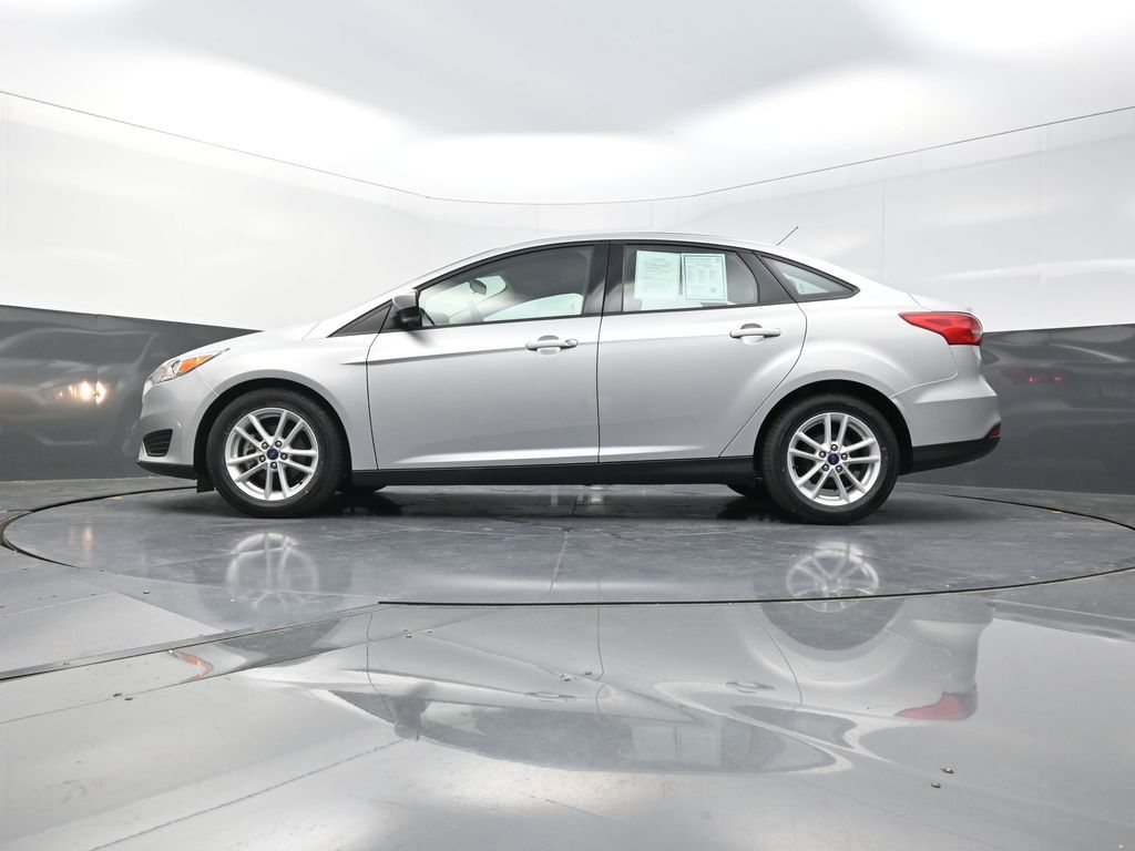 2018 Ford Focus SE photo 21