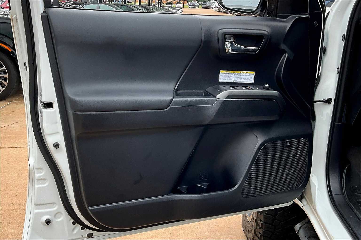 2020 Toyota Tacoma TRD Pro photo 19