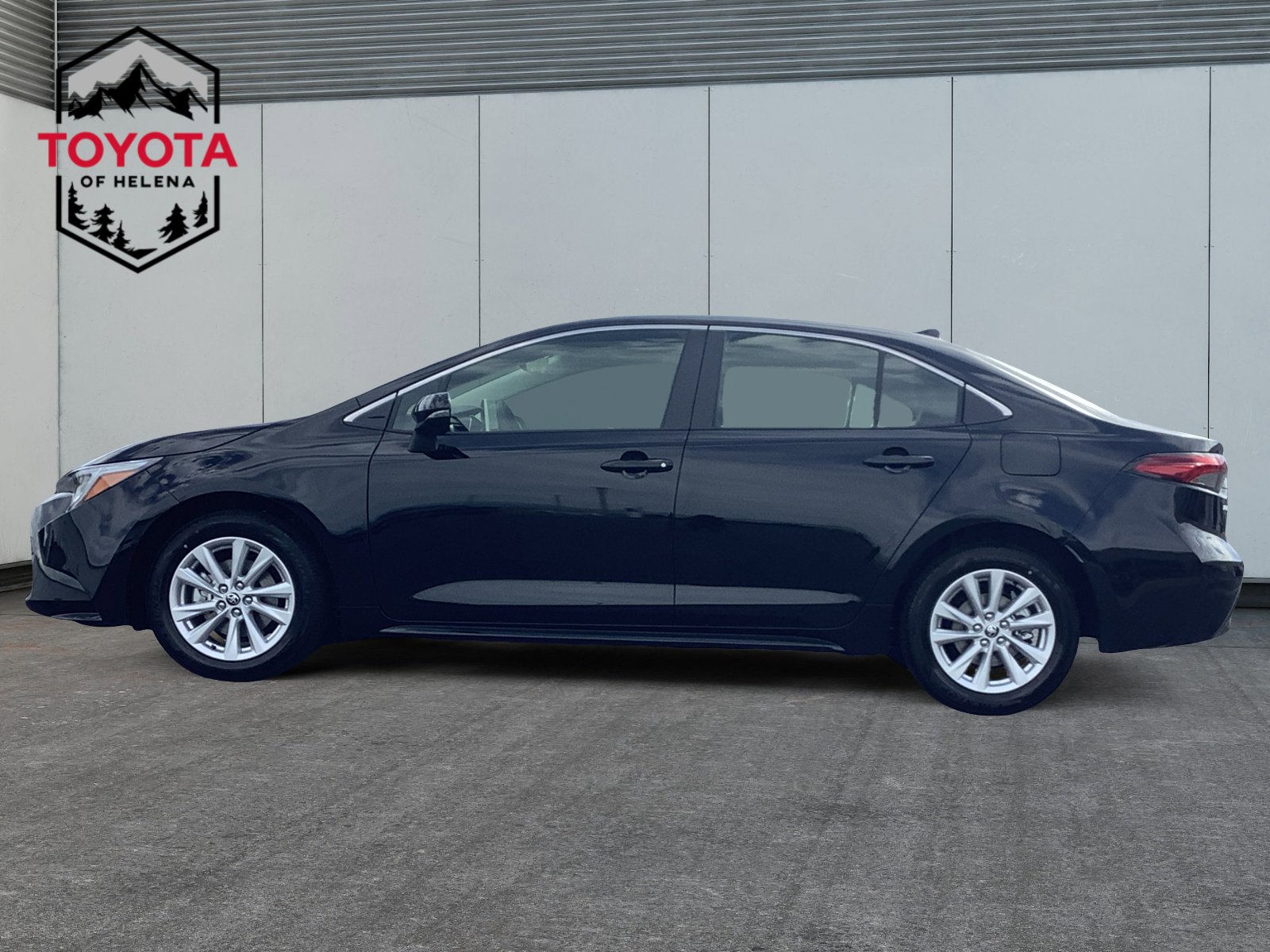 2025 Toyota Corolla Hybrid XLE photo 2