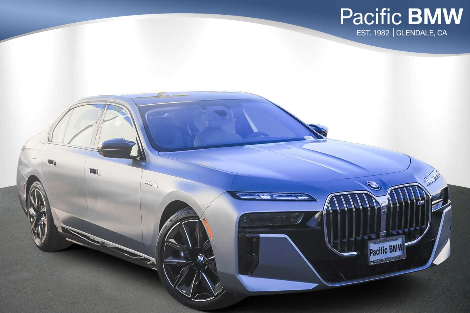 2025 BMW i7 M70's photo