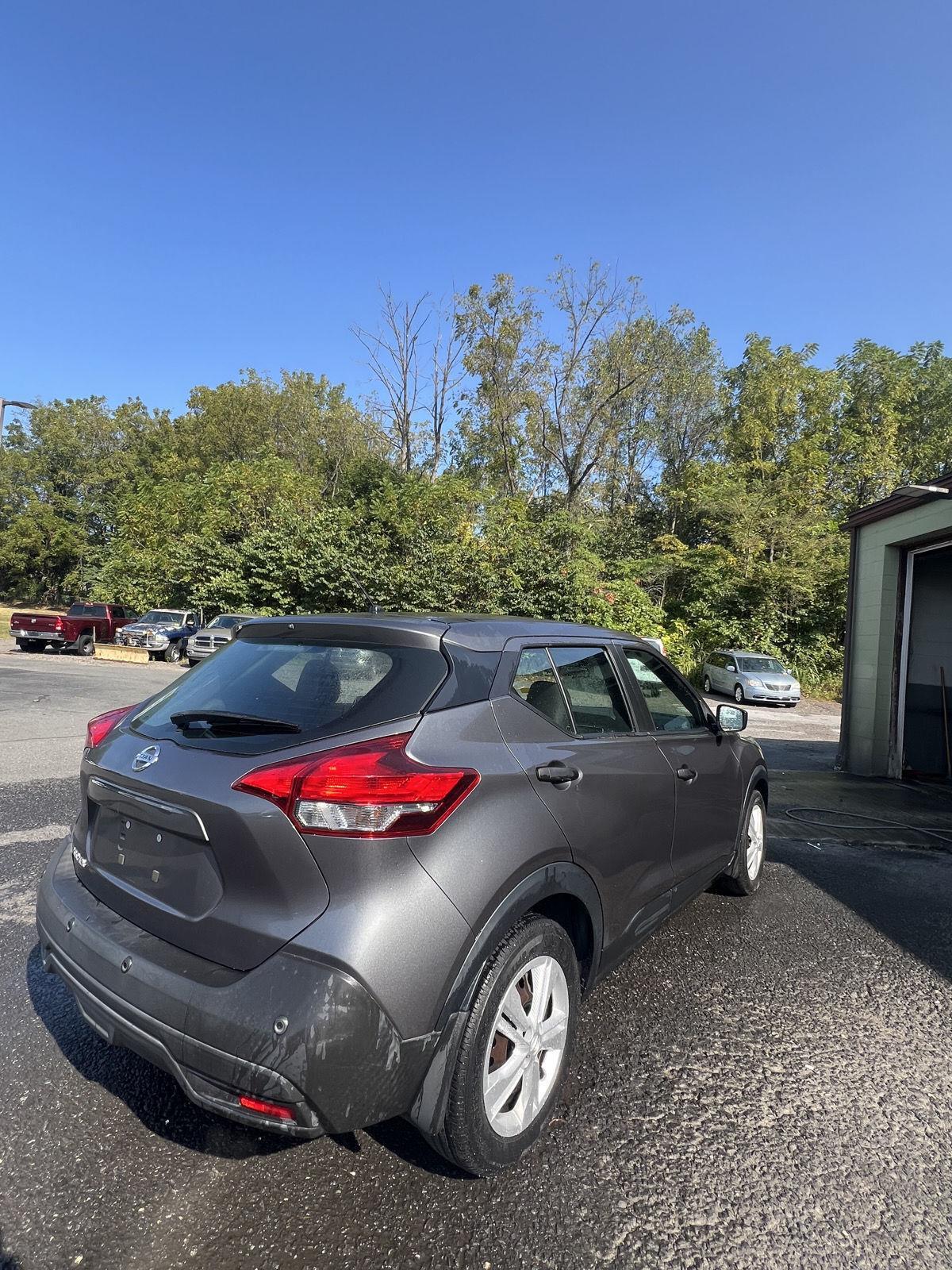 2020 Nissan Kicks S photo 3
