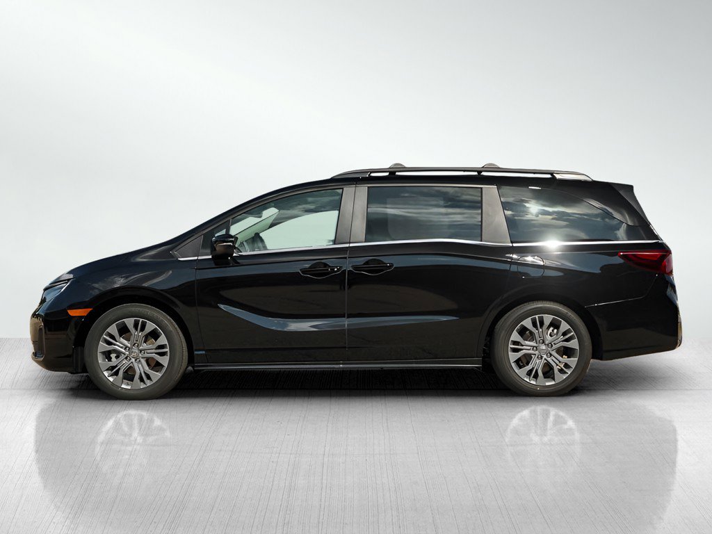 2026 Honda Odyssey Touring photo 3