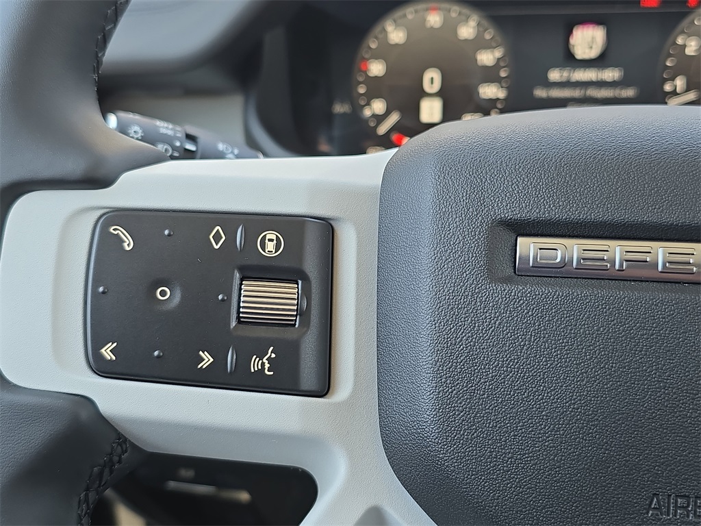 2025 Land Rover Defender 110 S photo 16