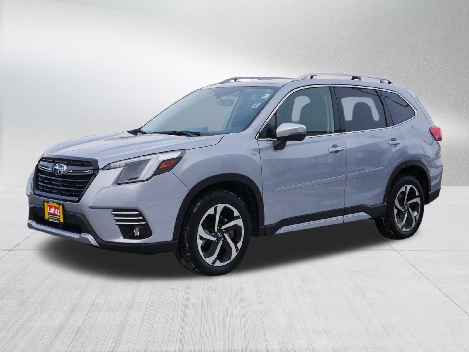 2023 Subaru Forester Touring photo 3
