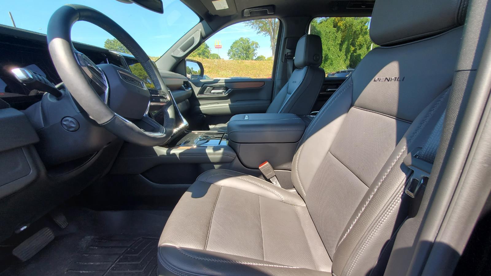 2025 Gmc Yukon XL Denali photo 3