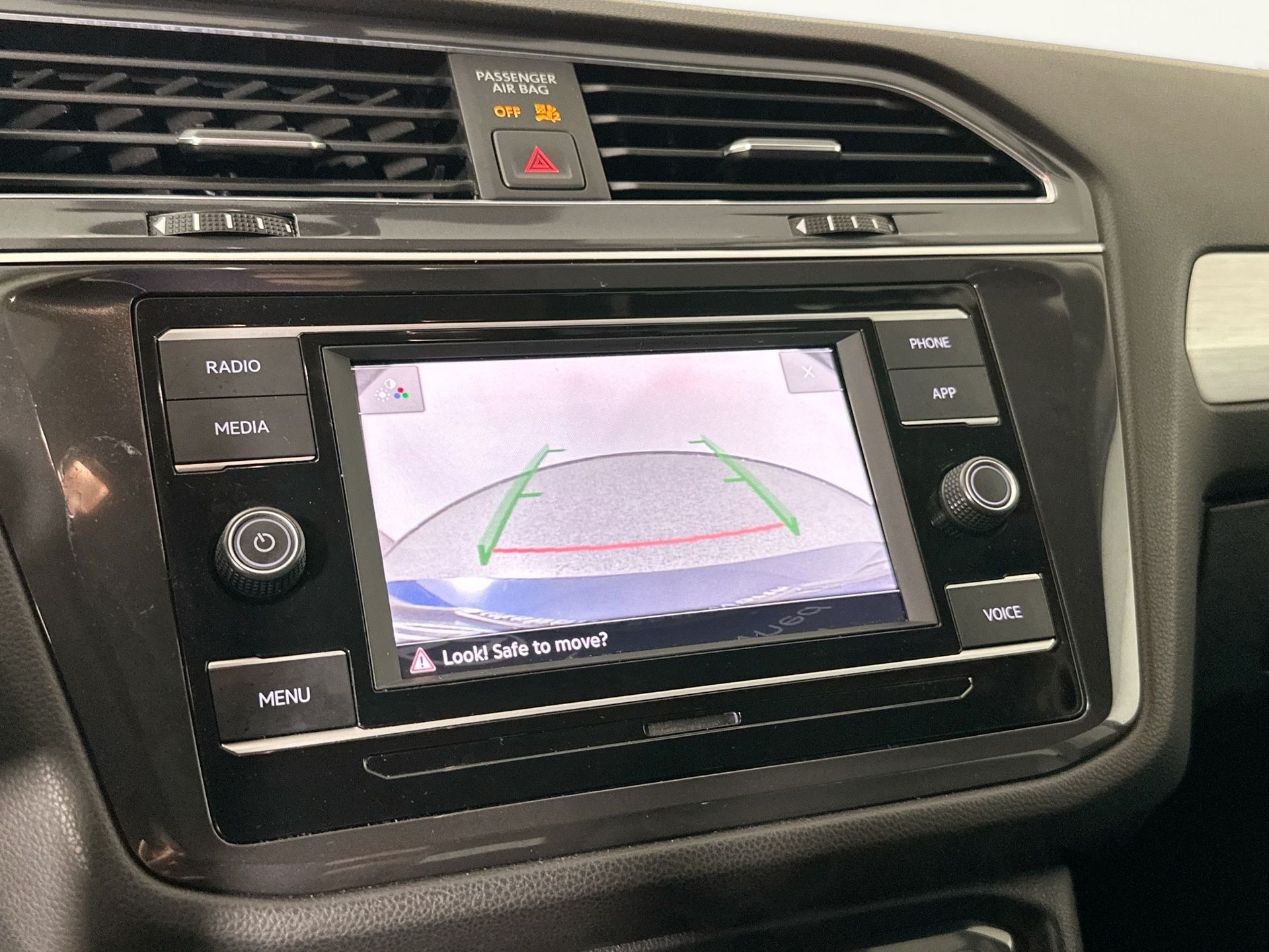 2021 Volkswagen Tiguan S photo 11