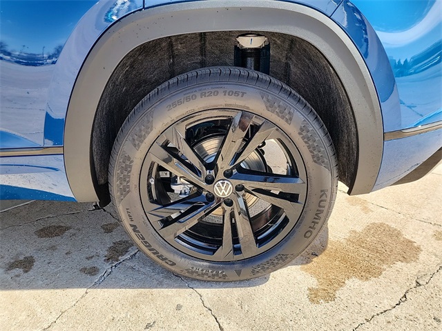 2025 Volkswagen Atlas Cross Sport SEL R-Line photo 24
