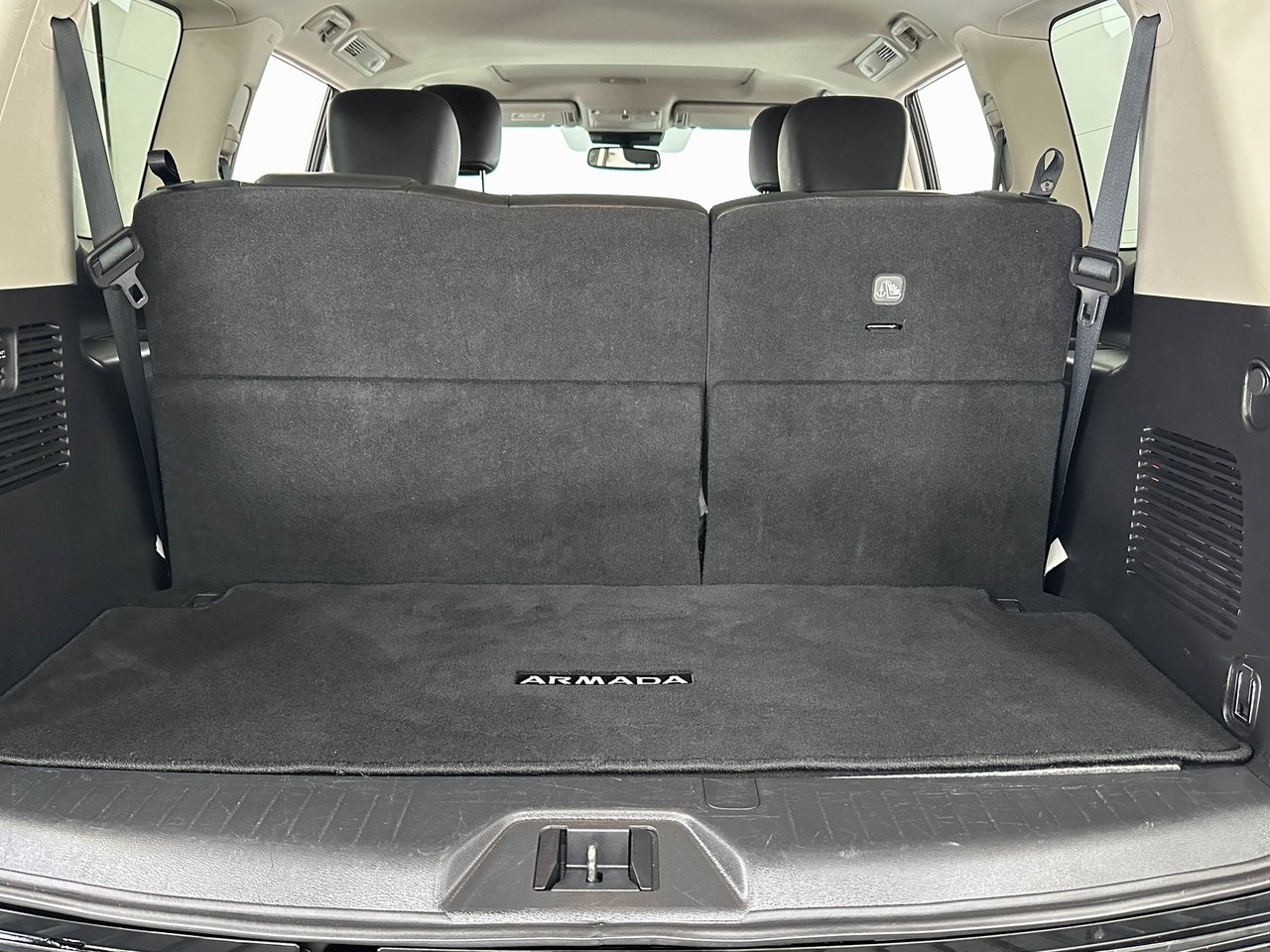 2024 Nissan Armada SL photo 16