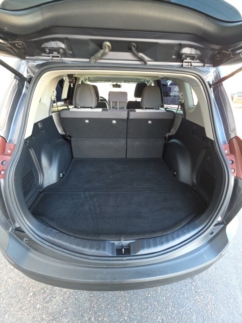 2015 Toyota RAV4 XLE photo 19