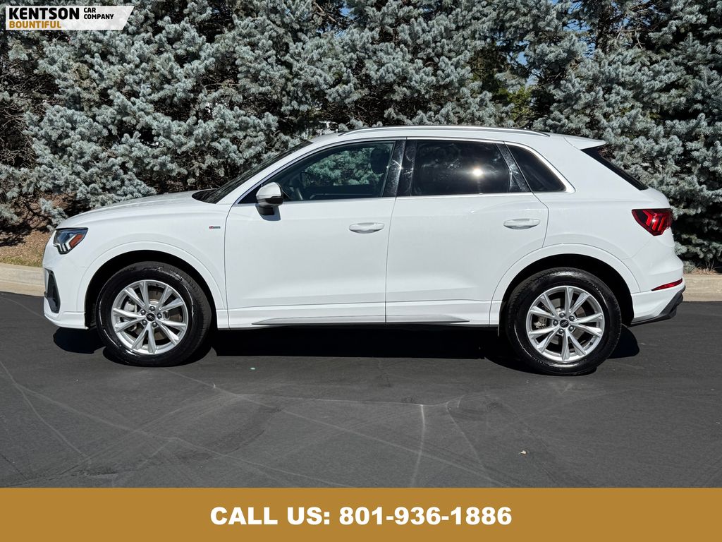 2025 Audi Q3 S line Premium photo 4