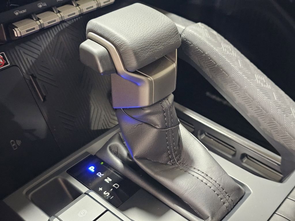 2025 Toyota Tacoma SR5 photo 32
