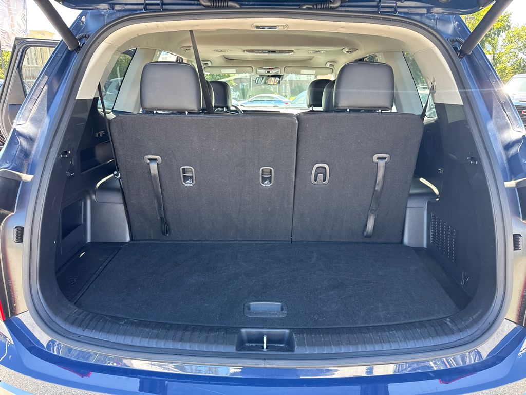 2025 Kia Telluride S photo 18