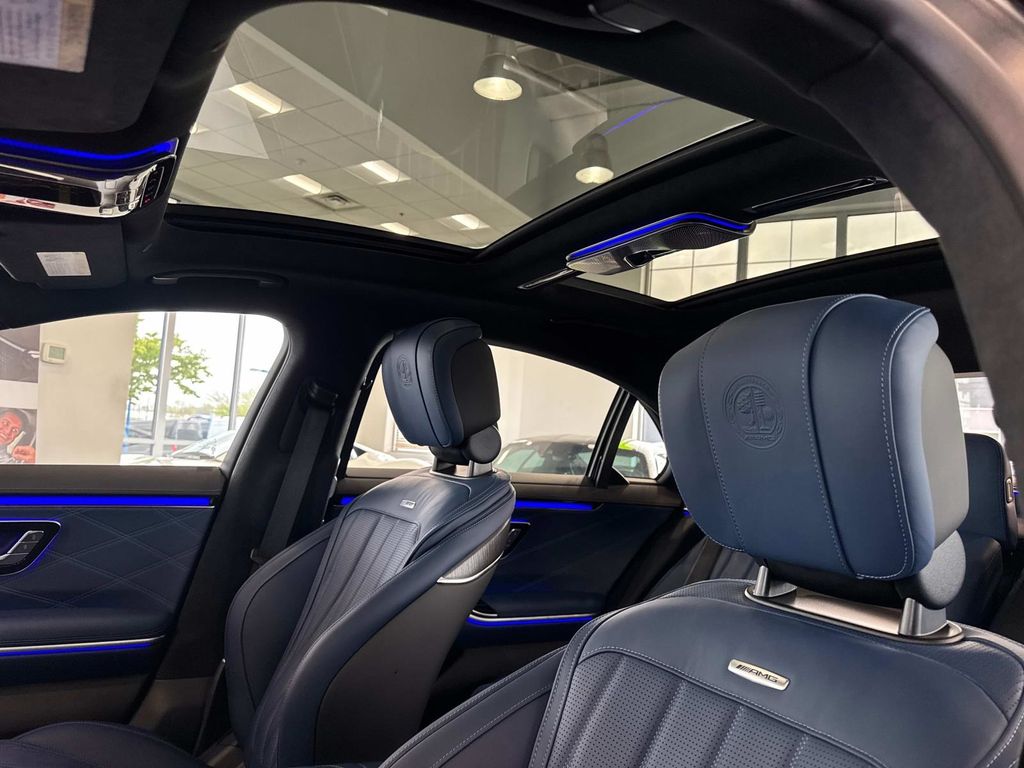 2025 Mercedes Benz S 63 e AMG 4MATIC photo 16