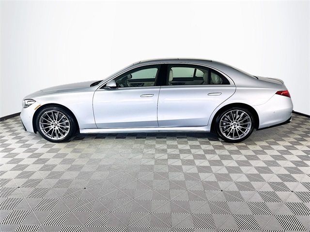 2026 Mercedes Benz S 500 4MATIC photo 4