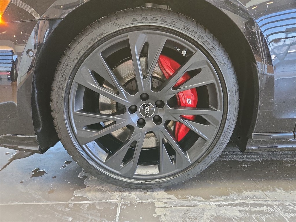 2025 Audi S8 4.0T photo 2