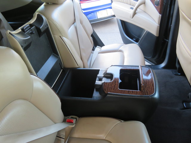2017 Nissan Armada Platinum photo 17