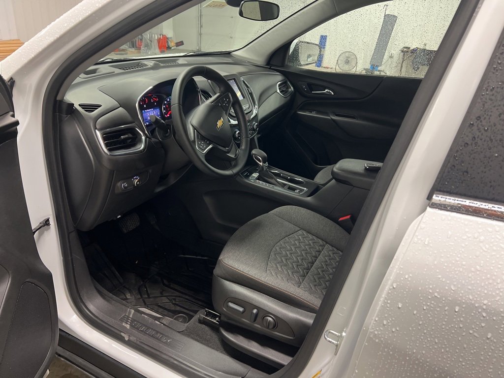 2023 Chevrolet Equinox LT photo 9