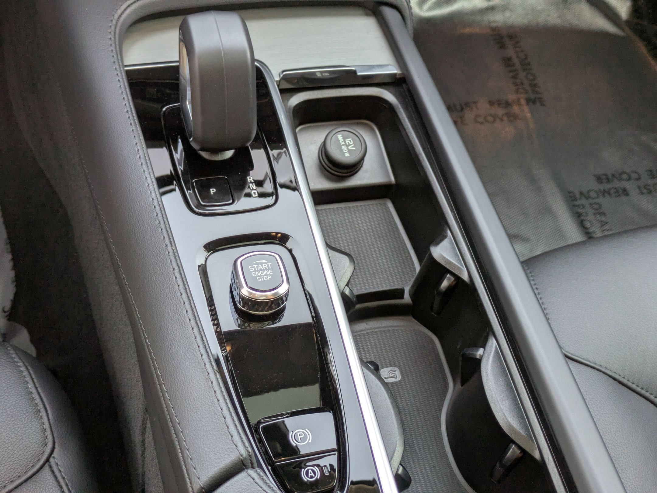 2025 Volvo XC90 Core photo 22