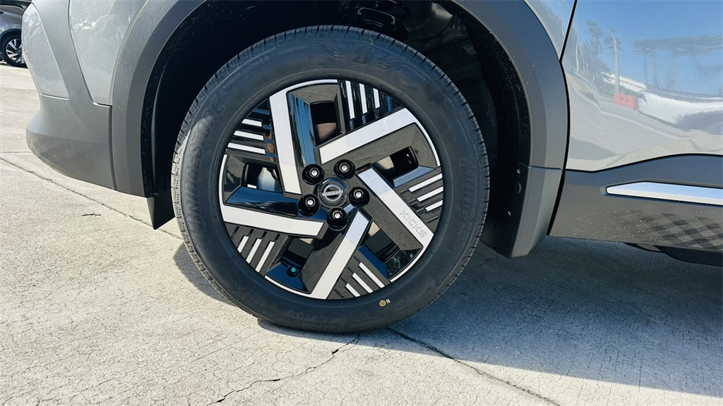 2026 Nissan Kicks SV photo 6