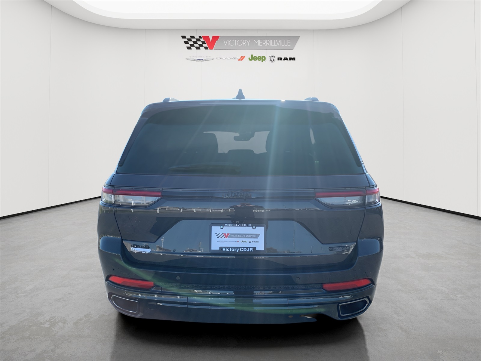 2024 Jeep Grand Cherokee Summit photo 4