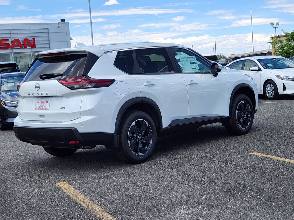 2025 Nissan Rogue SV photo 5