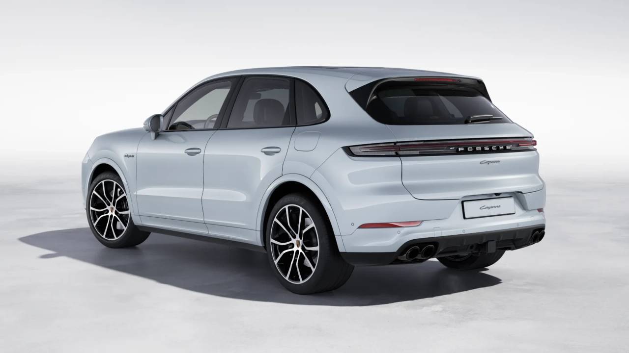 2026 Porsche Cayenne E-Hybrid photo 3