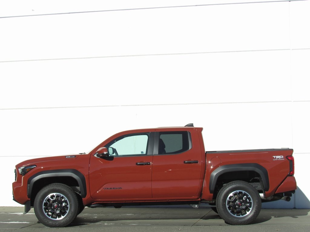 2025 Toyota Tacoma TRD photo 4