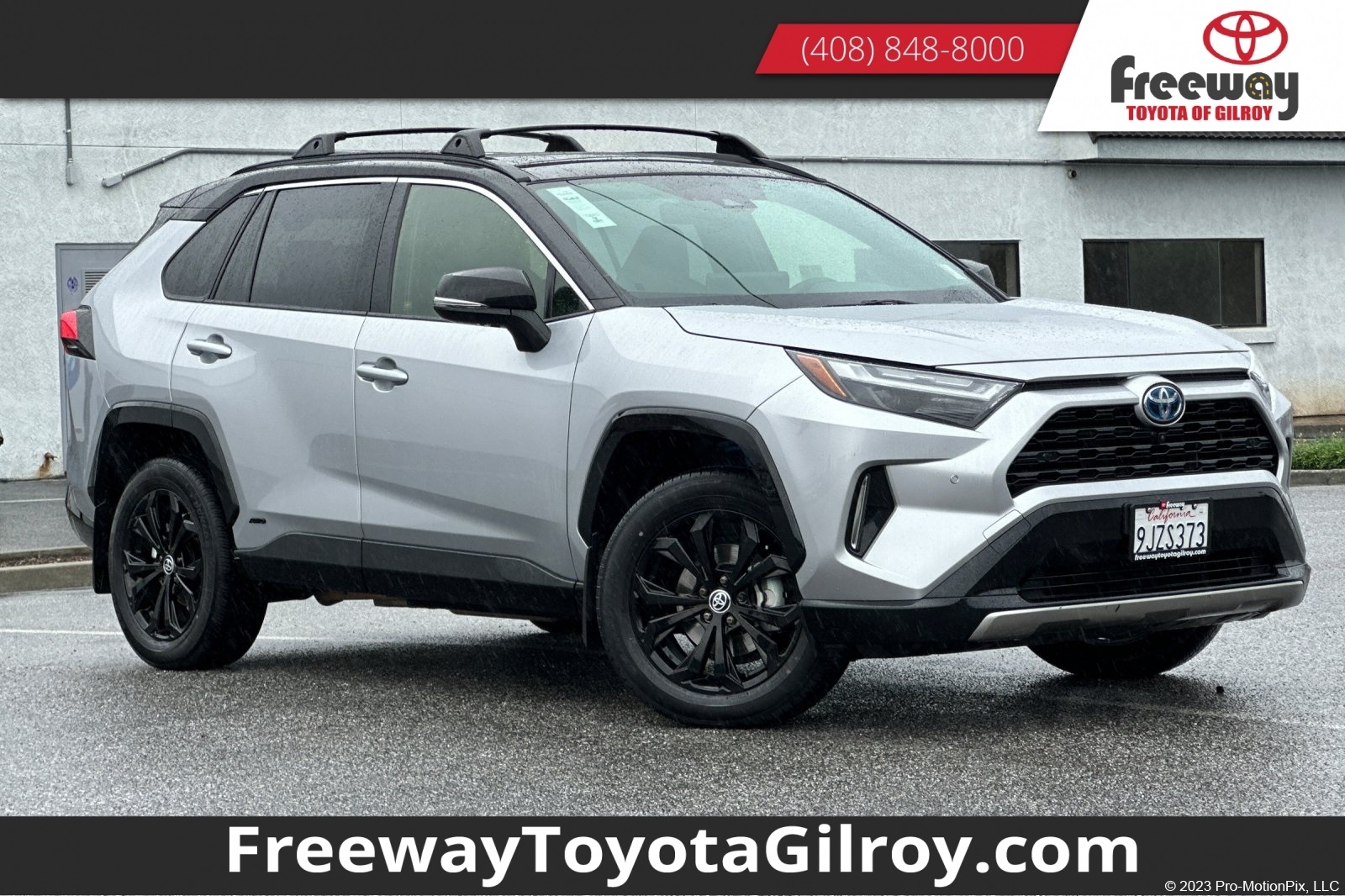 2023 Toyota RAV4 XSE's photo