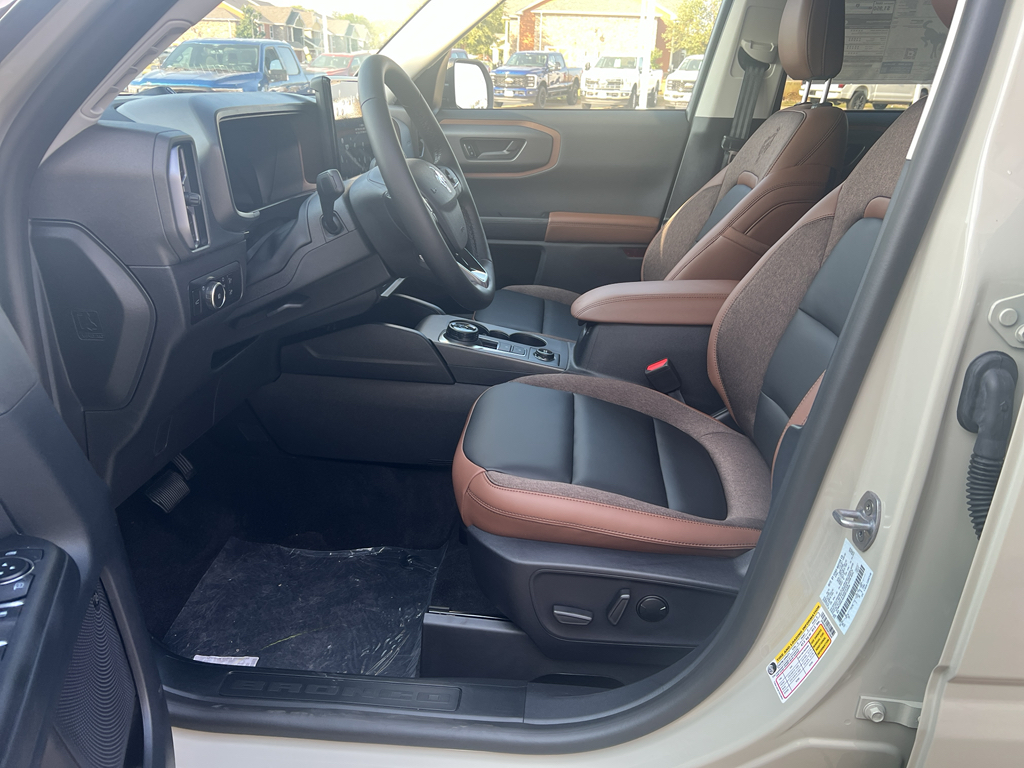 2025 Ford Bronco Sport Outer Banks photo 9