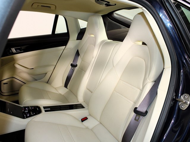 2022 Porsche Panamera 4 photo 23