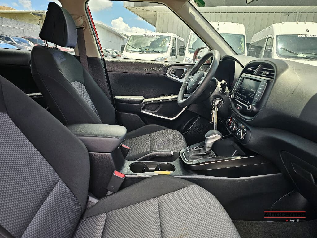 2022 Kia Soul LX S X-Line photo 3