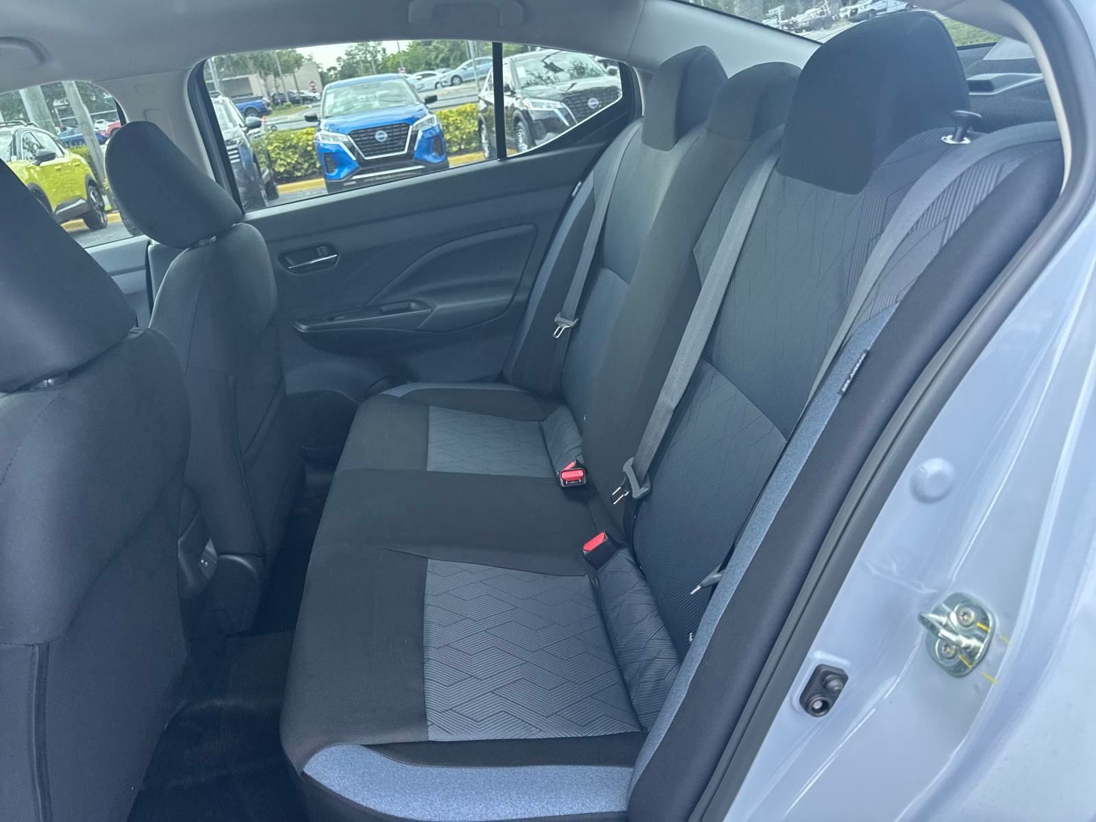 2025 Nissan Versa 1.6 SV photo 20