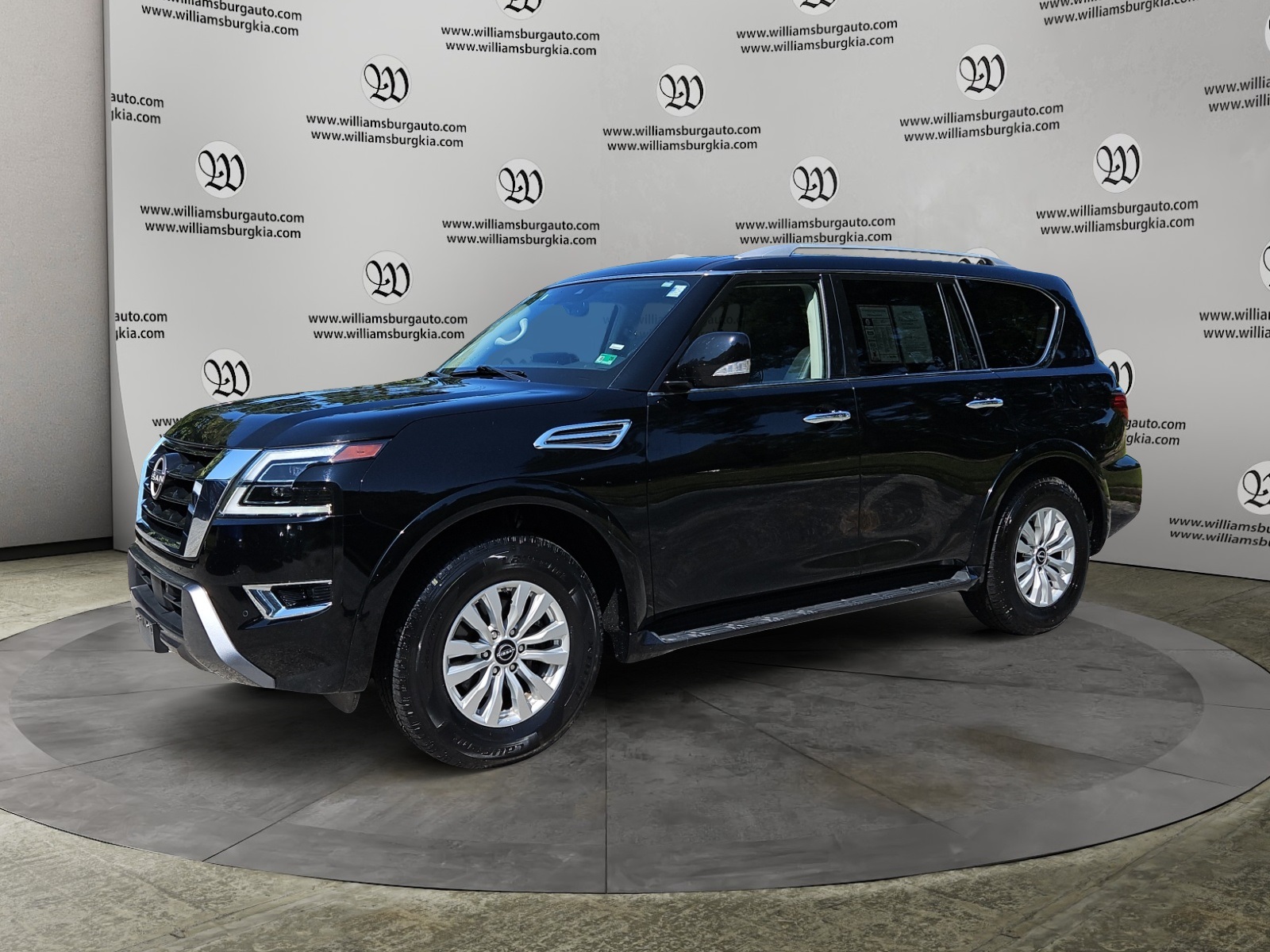 2024 Nissan Armada SV's photo