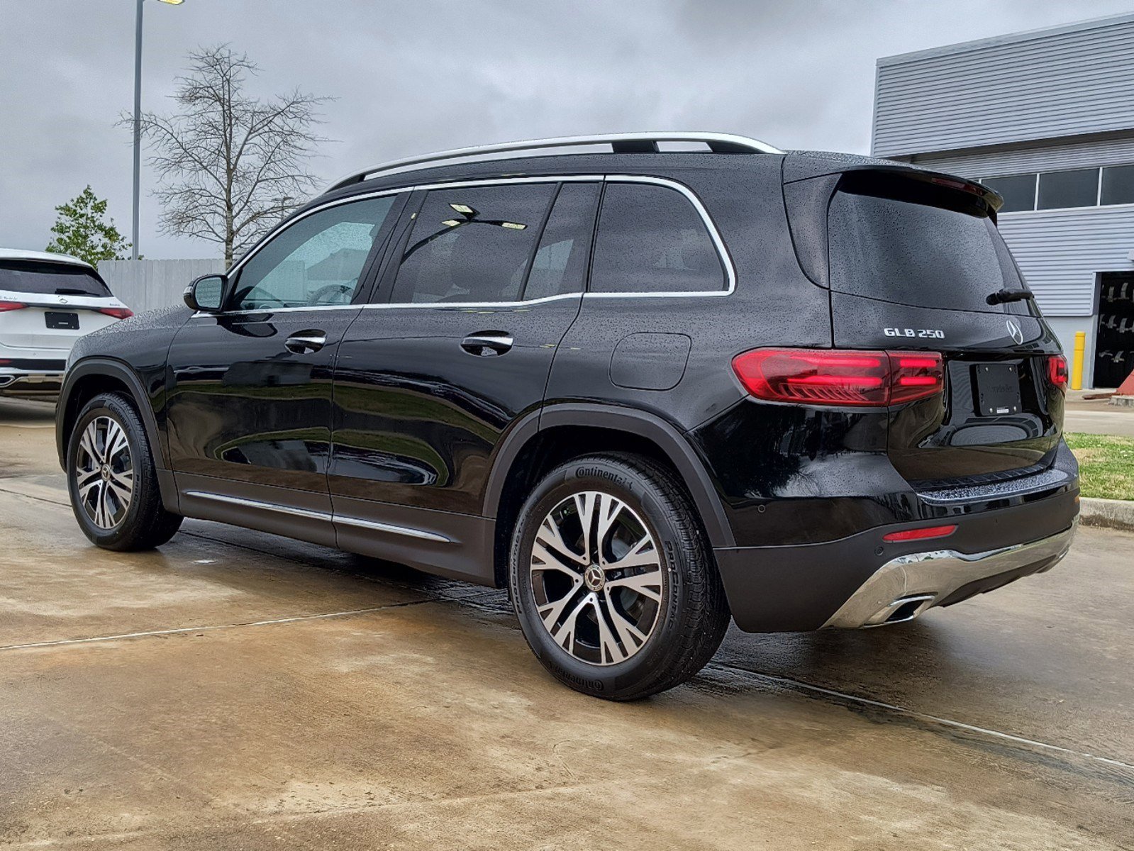 2024 Mercedes Benz GLB photo 3