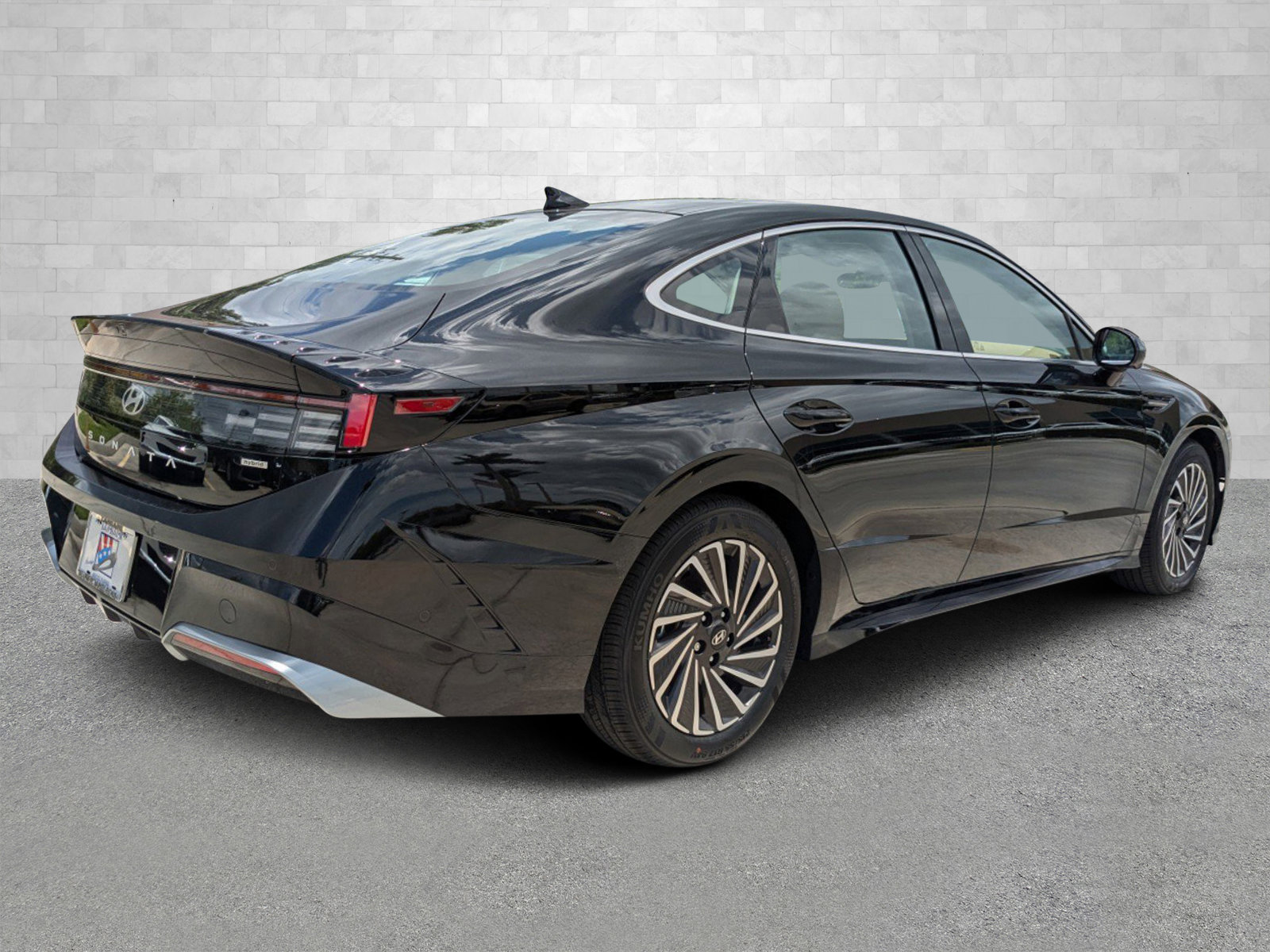 2024 Hyundai Sonata Hybrid Limited photo 2