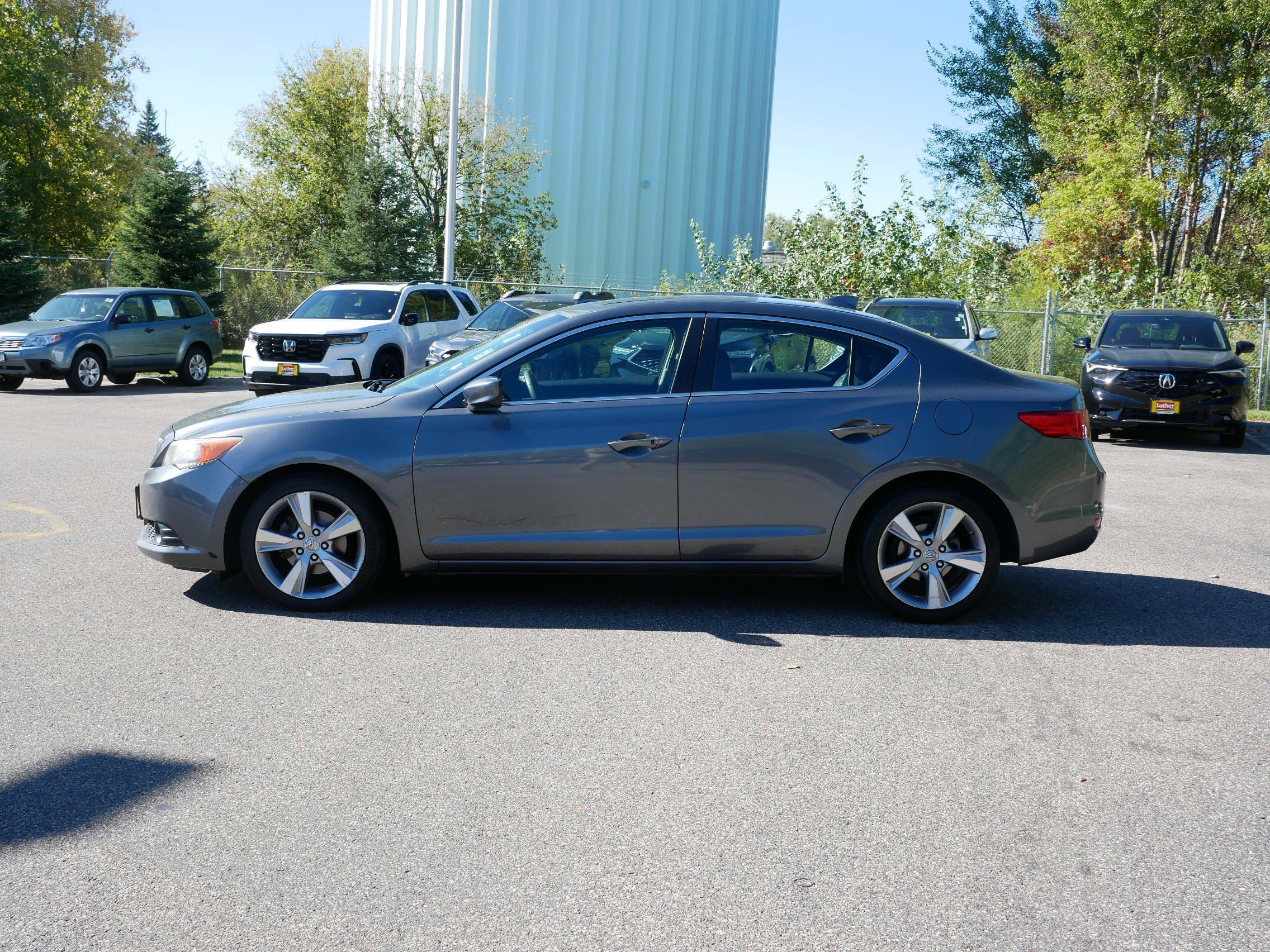 2013 Acura ILX 2.0L Premium photo 3