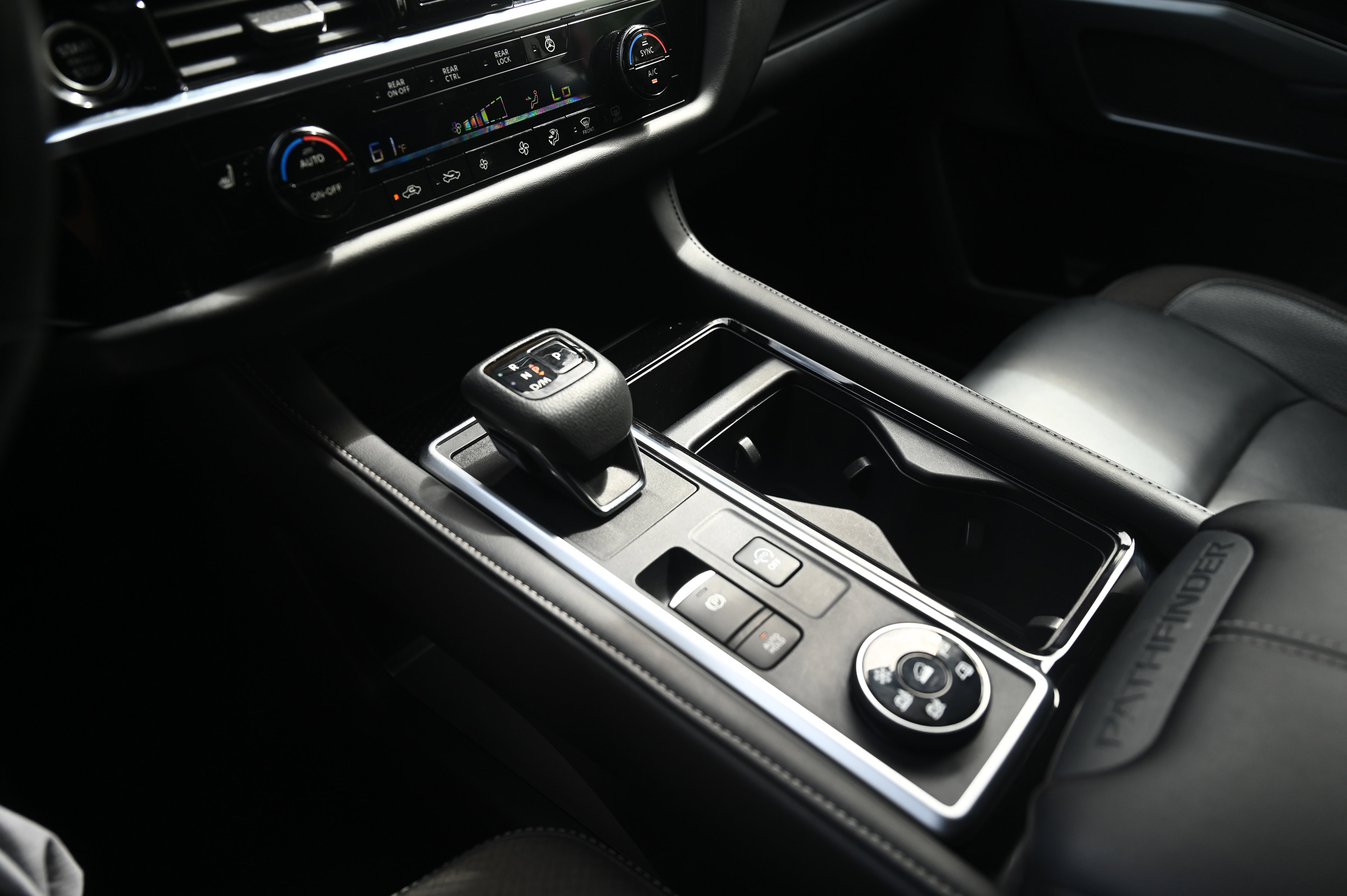 2022 Nissan Pathfinder SL photo 13