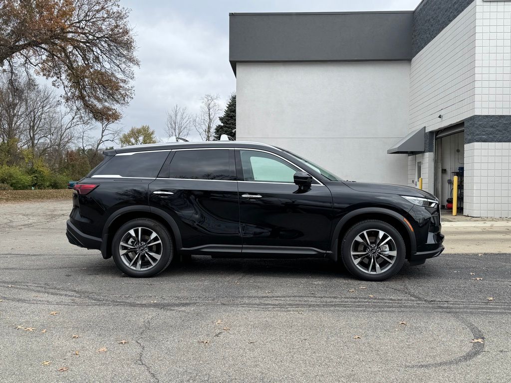 2025 Infiniti QX60 Luxe AWD photo 2