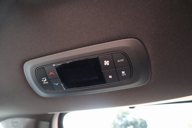 2025 Chrysler Pacifica photo 44