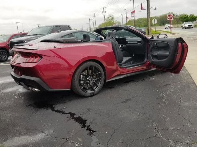 2025 Ford Mustang GT Premium Convertible photo 3
