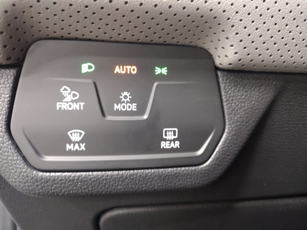 2025 Volkswagen Atlas Peak Edition SE photo 27