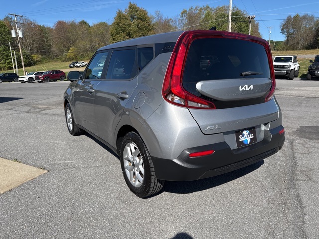 2022 Kia Soul LX photo 6