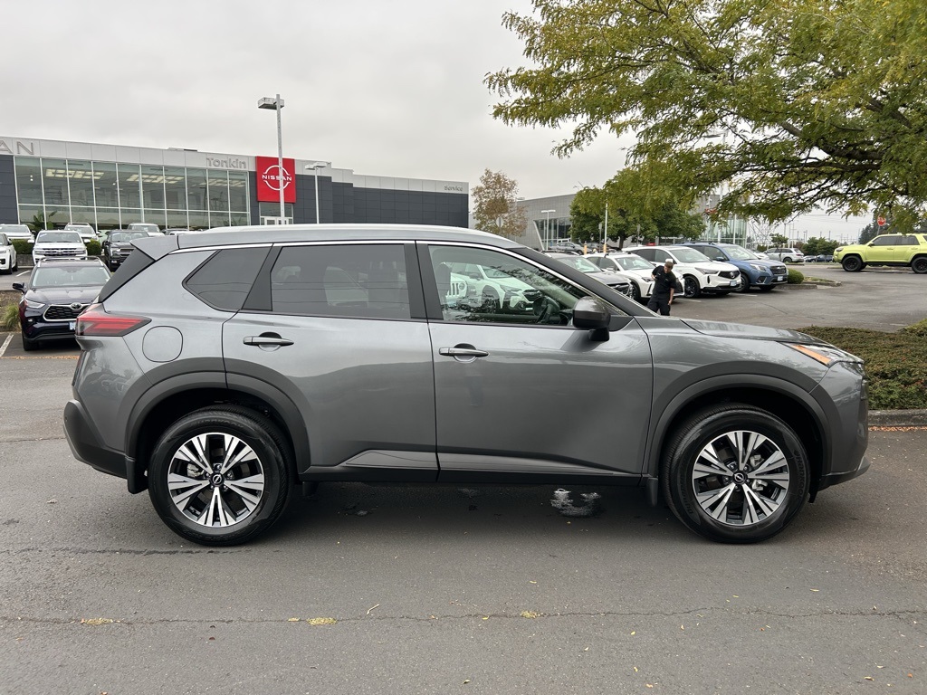 2023 Nissan Rogue SV photo 4