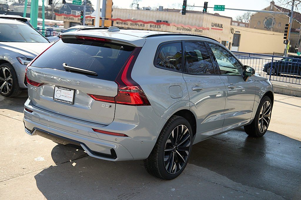 2026 VOLVO XC60 - Image 8